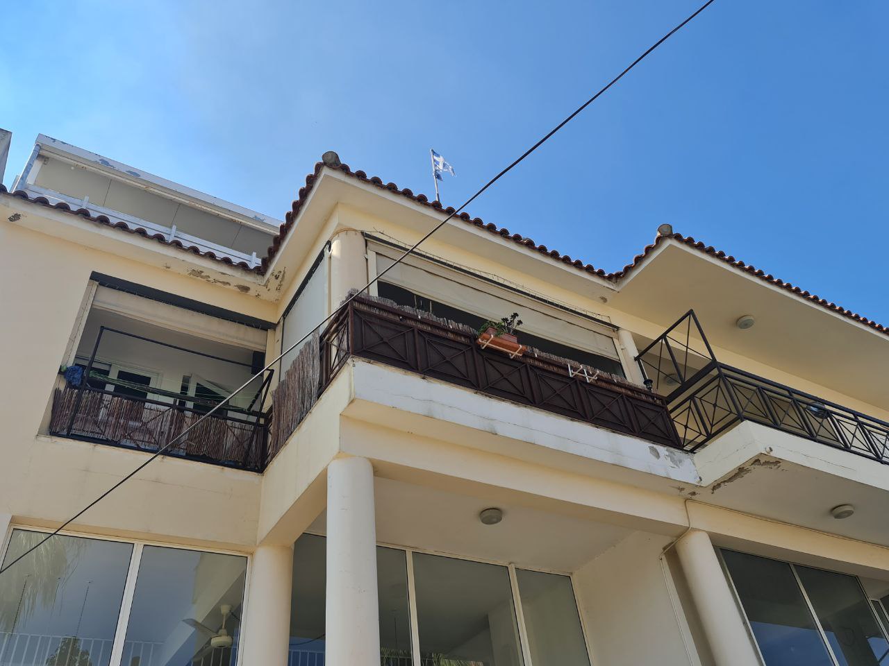 - Image 1