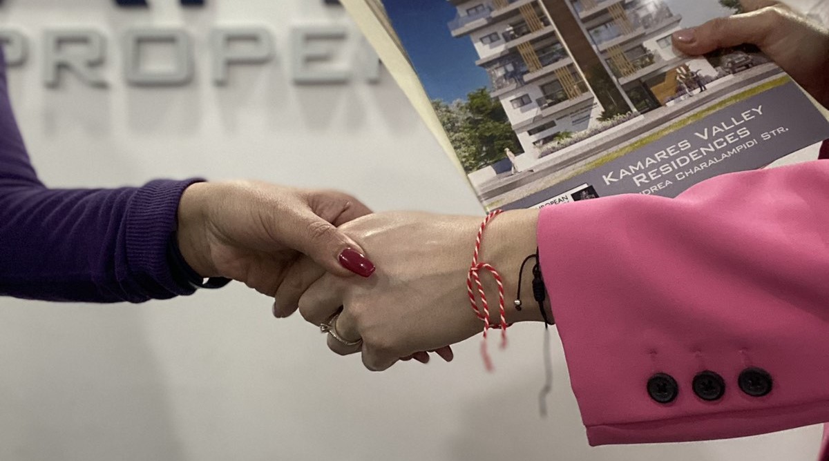 Жильцам Kamares Valley Residences и Prime Corner Residences начали выдавать титулы на недвижимость