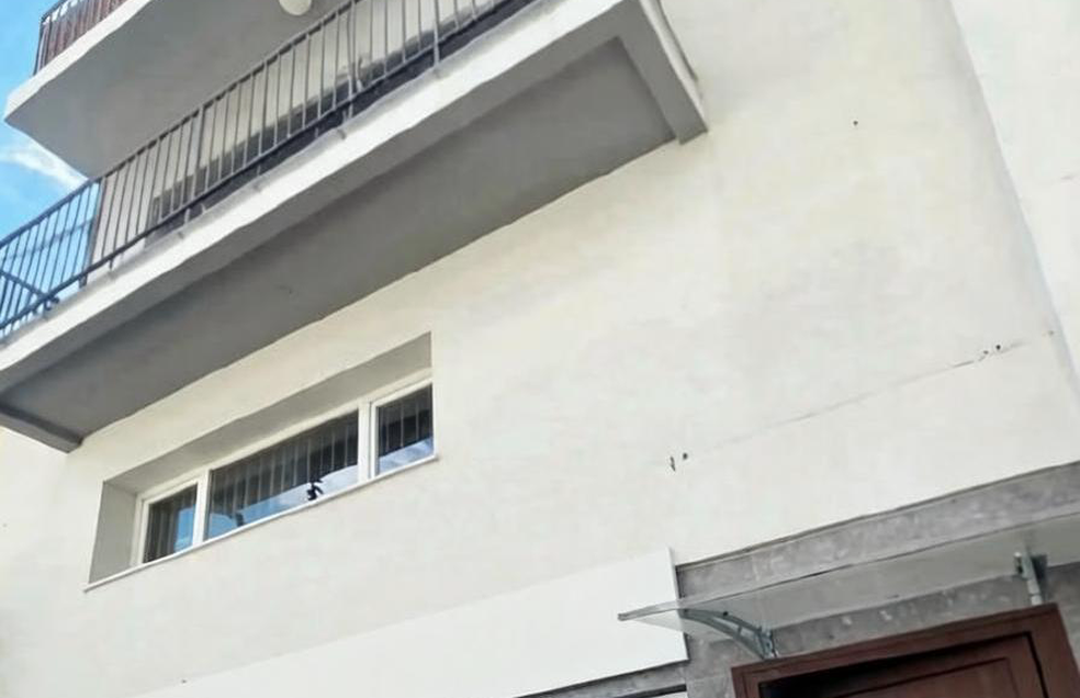  - Image 1