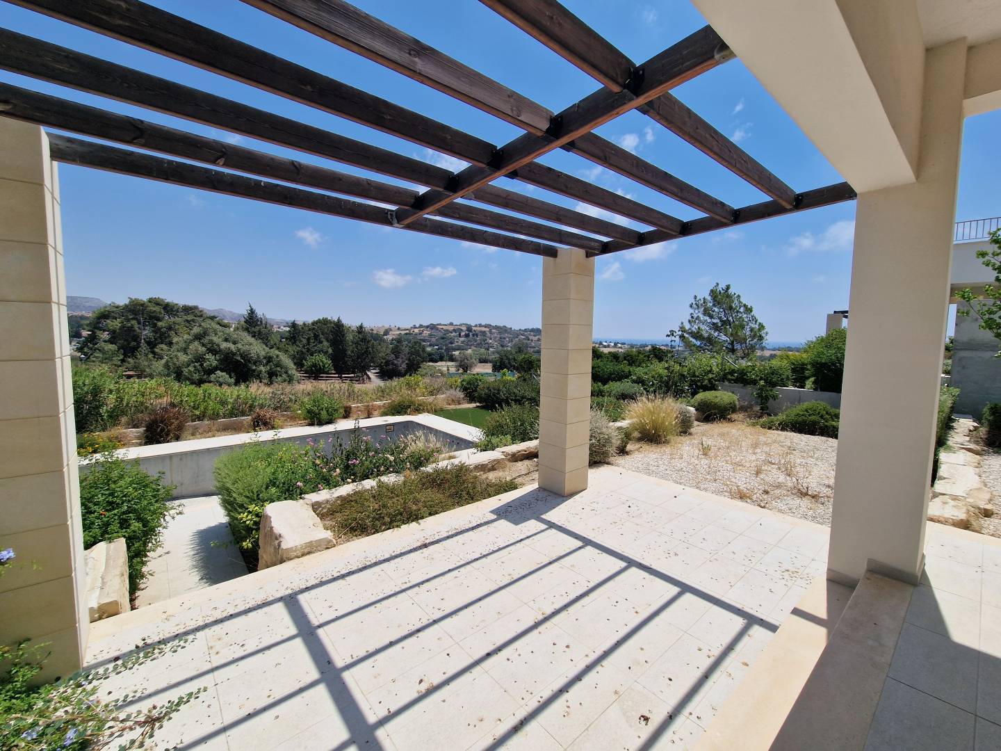 Maroni Hilltop Villas