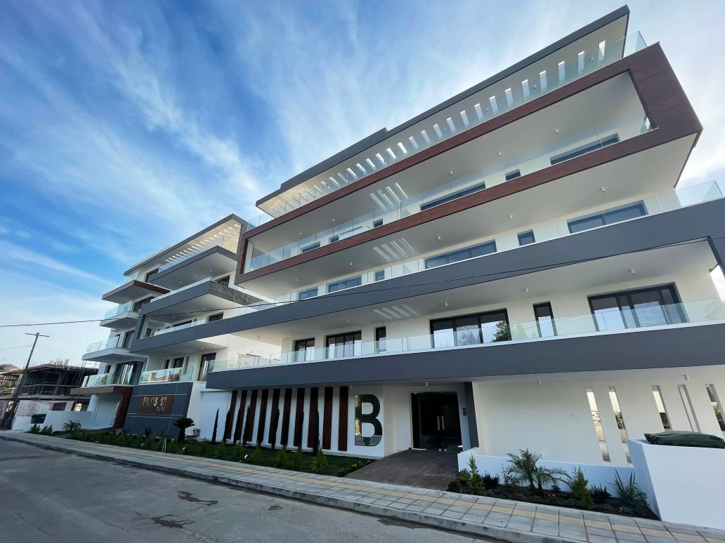 Plus 12 Residence