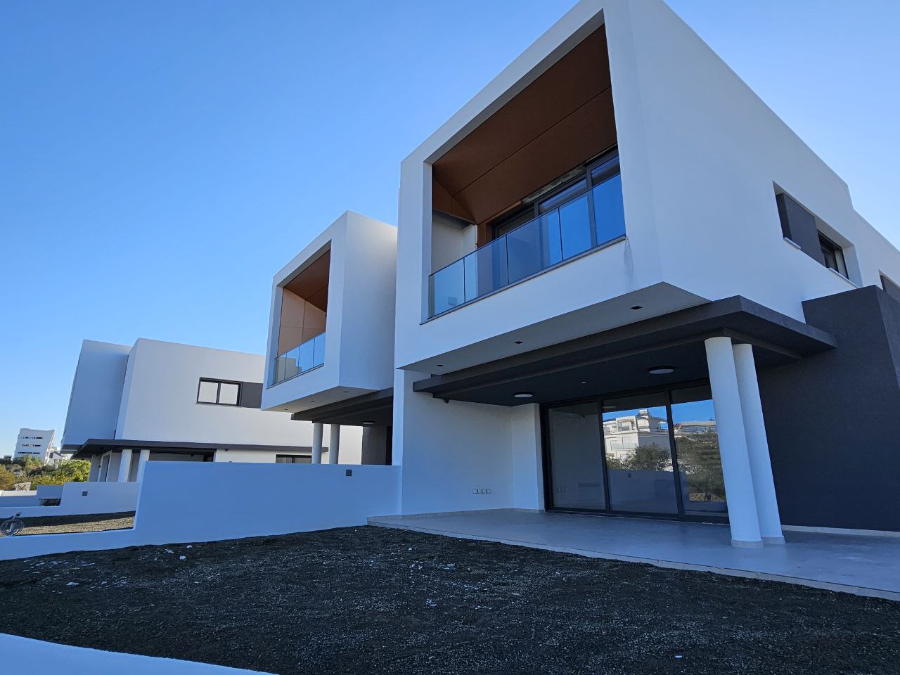 - Image 1