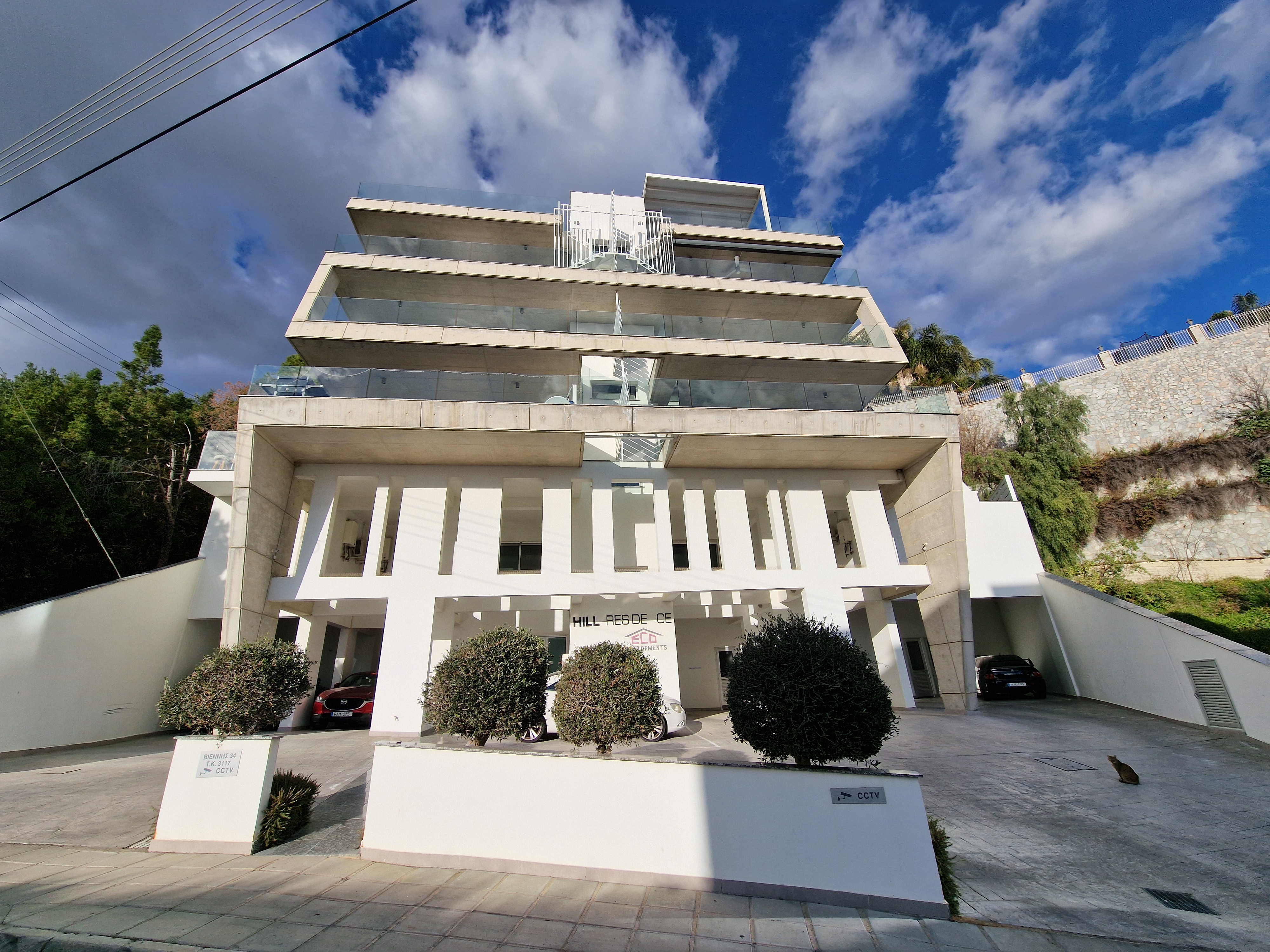 - Image 1