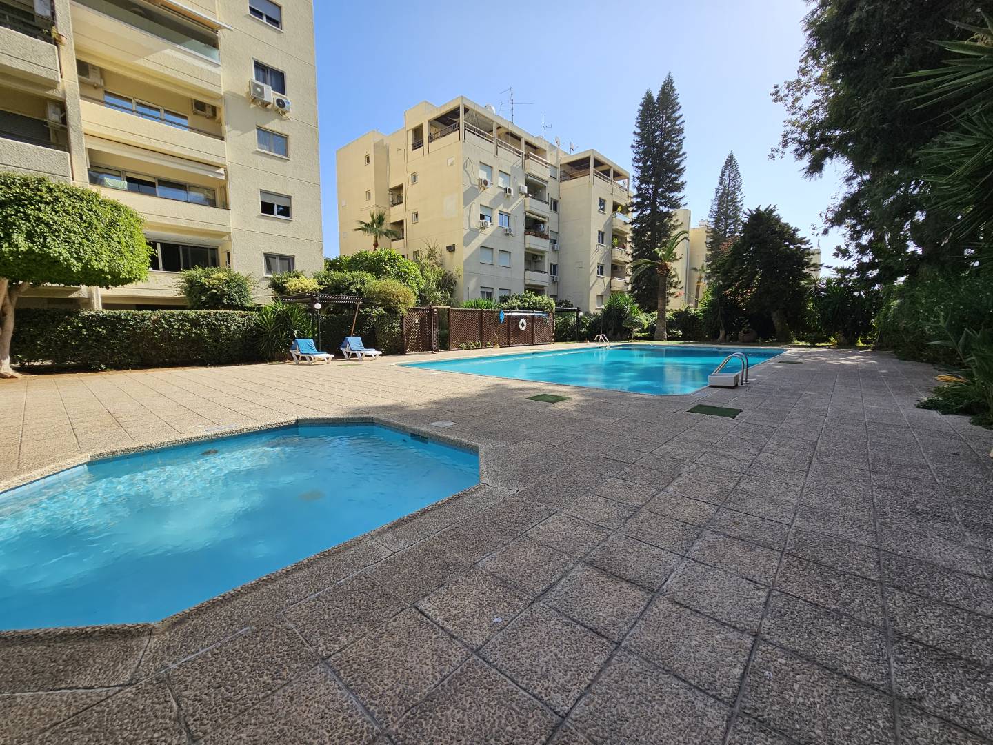 Deana Beach Apartments