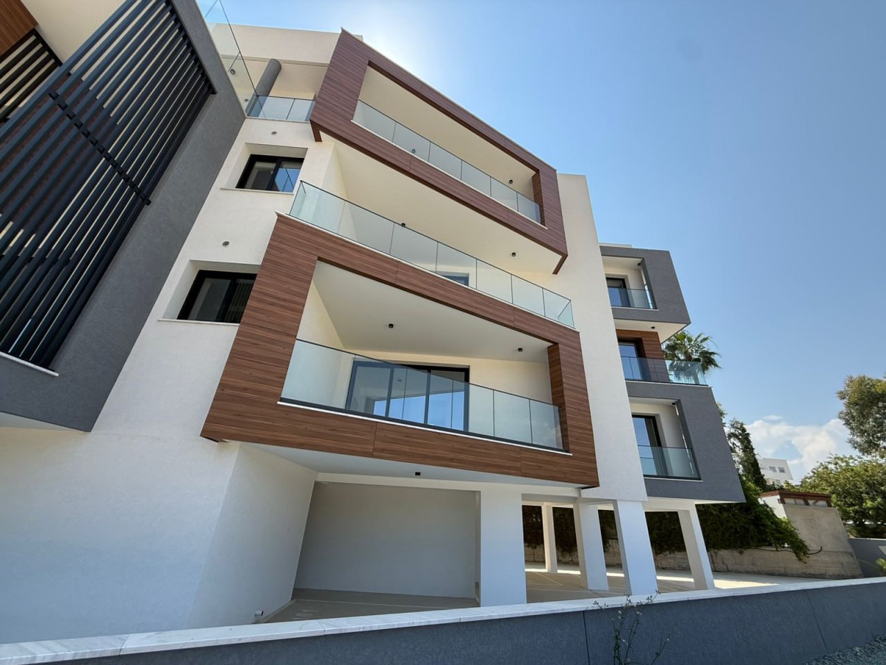  - Image 1